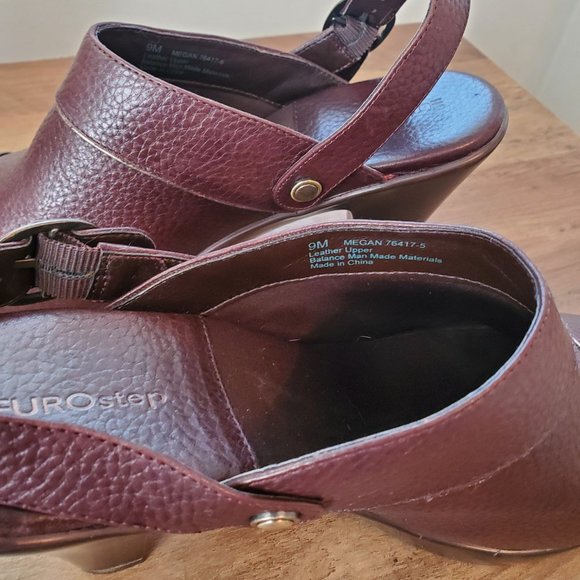 Brown Leather Mules with Gold details size 9 - Picture 5 of 6